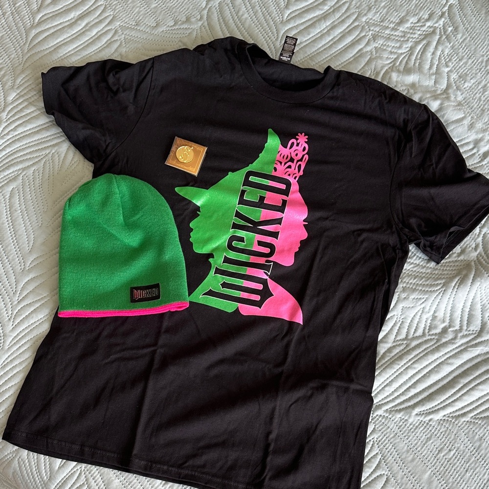Wicked Black T-Shirt with Green Beanie and pin NEW